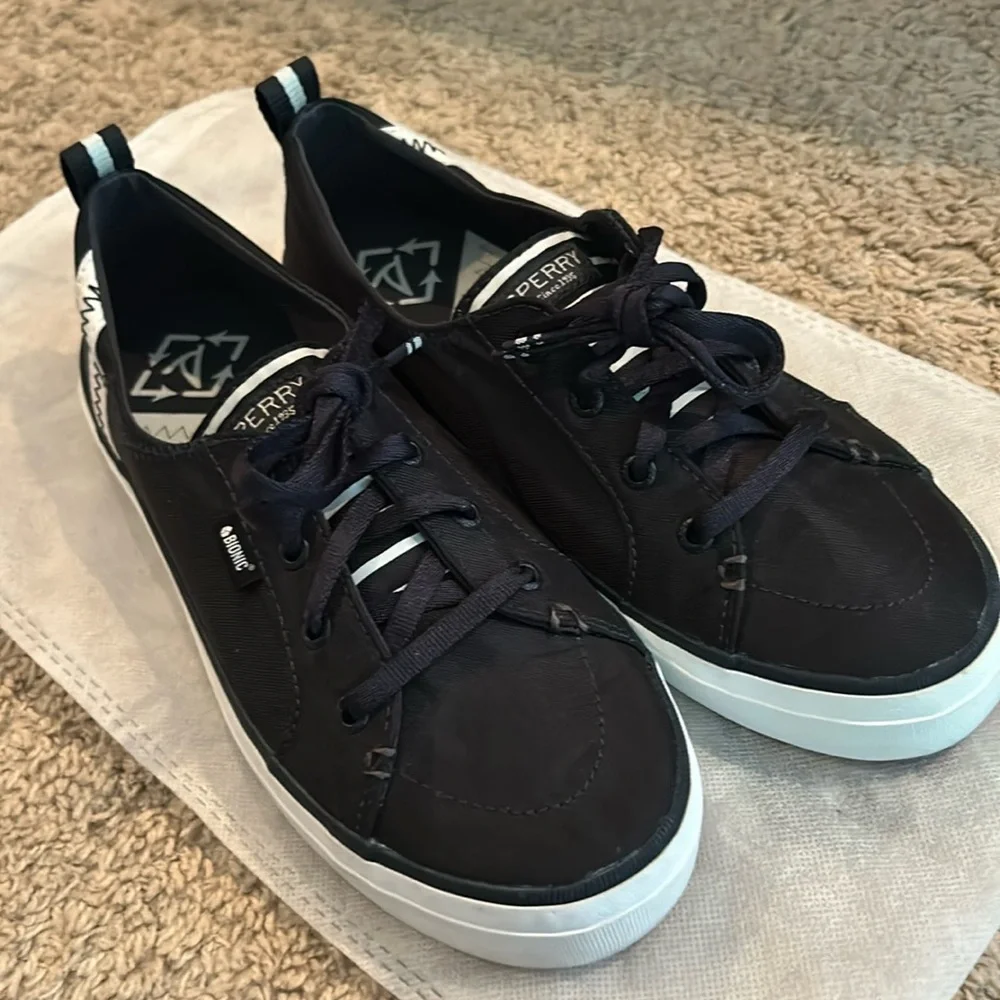Sperry Women’s Crest Vibe BIONIC Sneakers Navy/Pink 7.5 NWOT